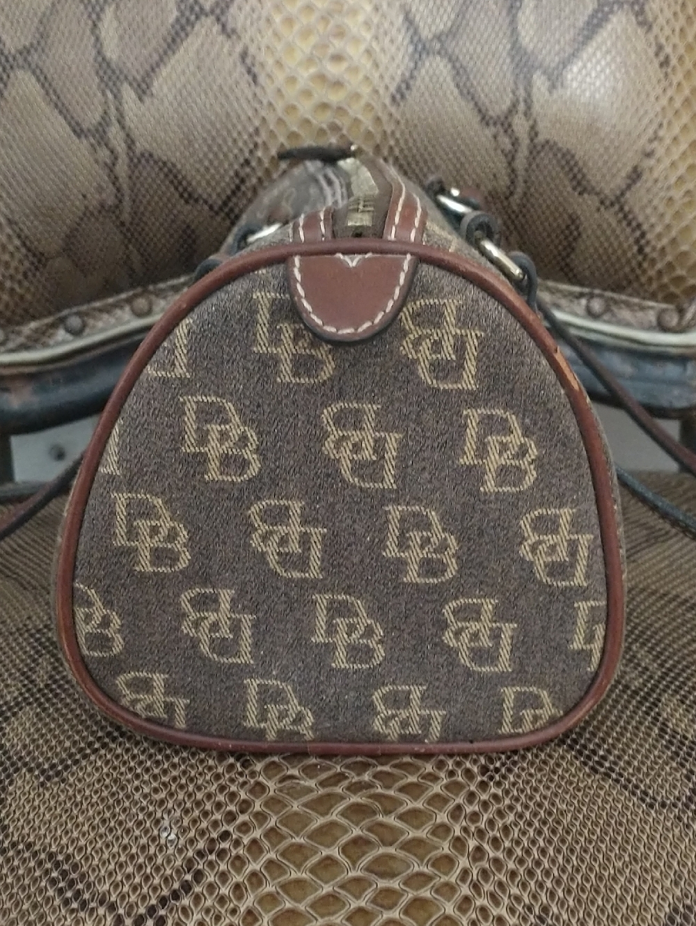 Dooney & Bourke Monogram Fabric Handbag 👜 - Picture 5 of 10